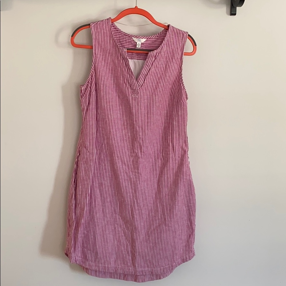 V-neck dress